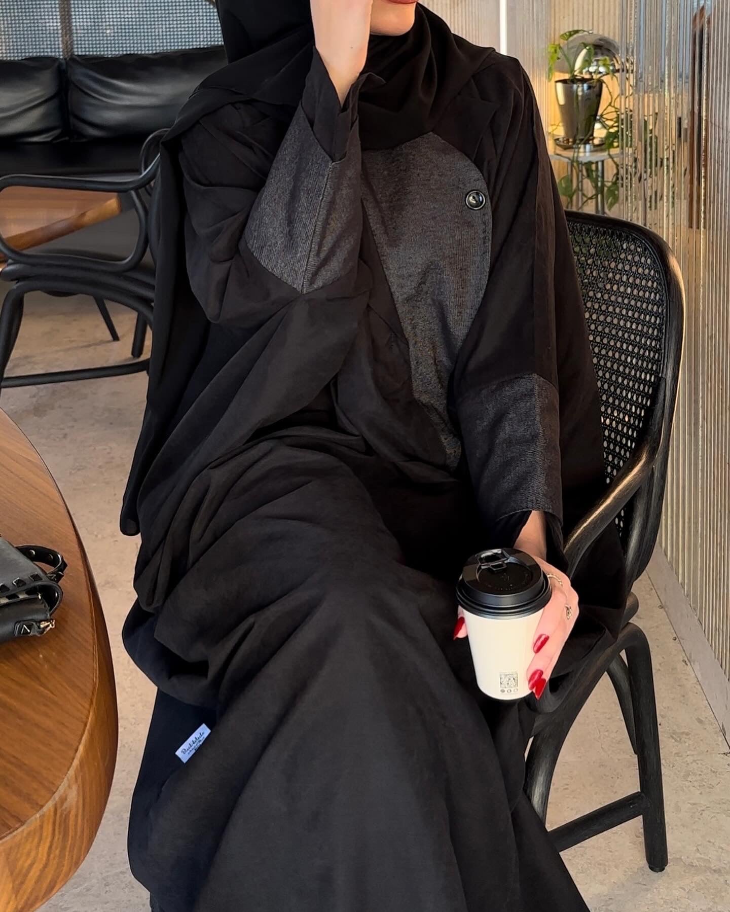 Abaya code B12