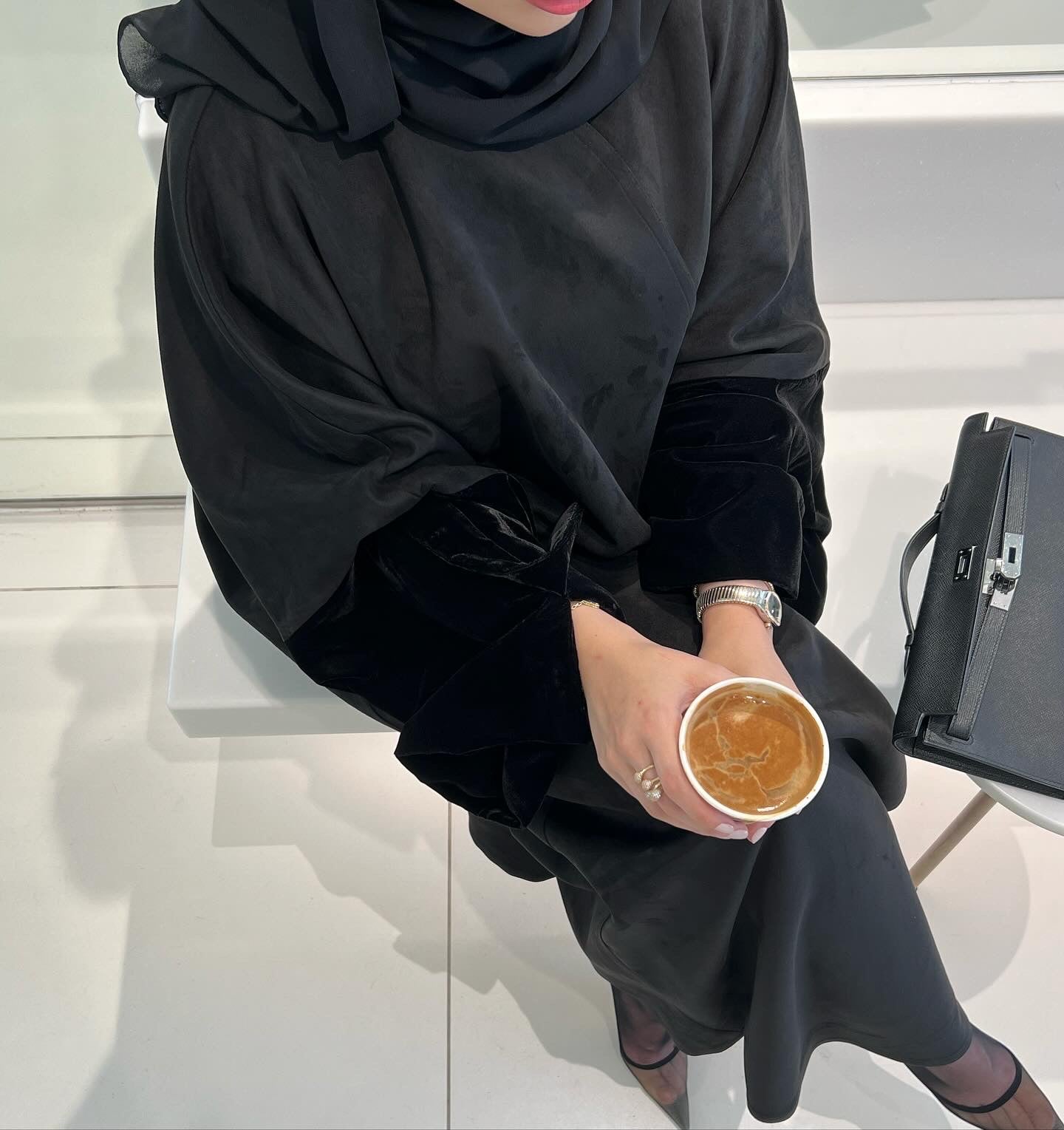W2 - Velvet abaya