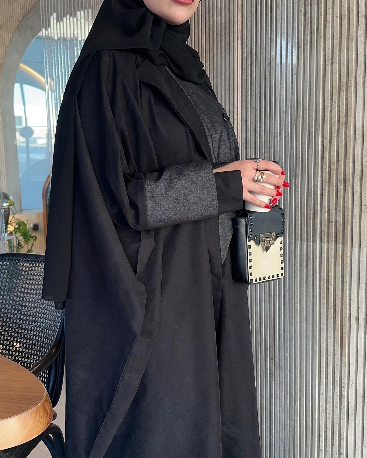 Abaya code B12