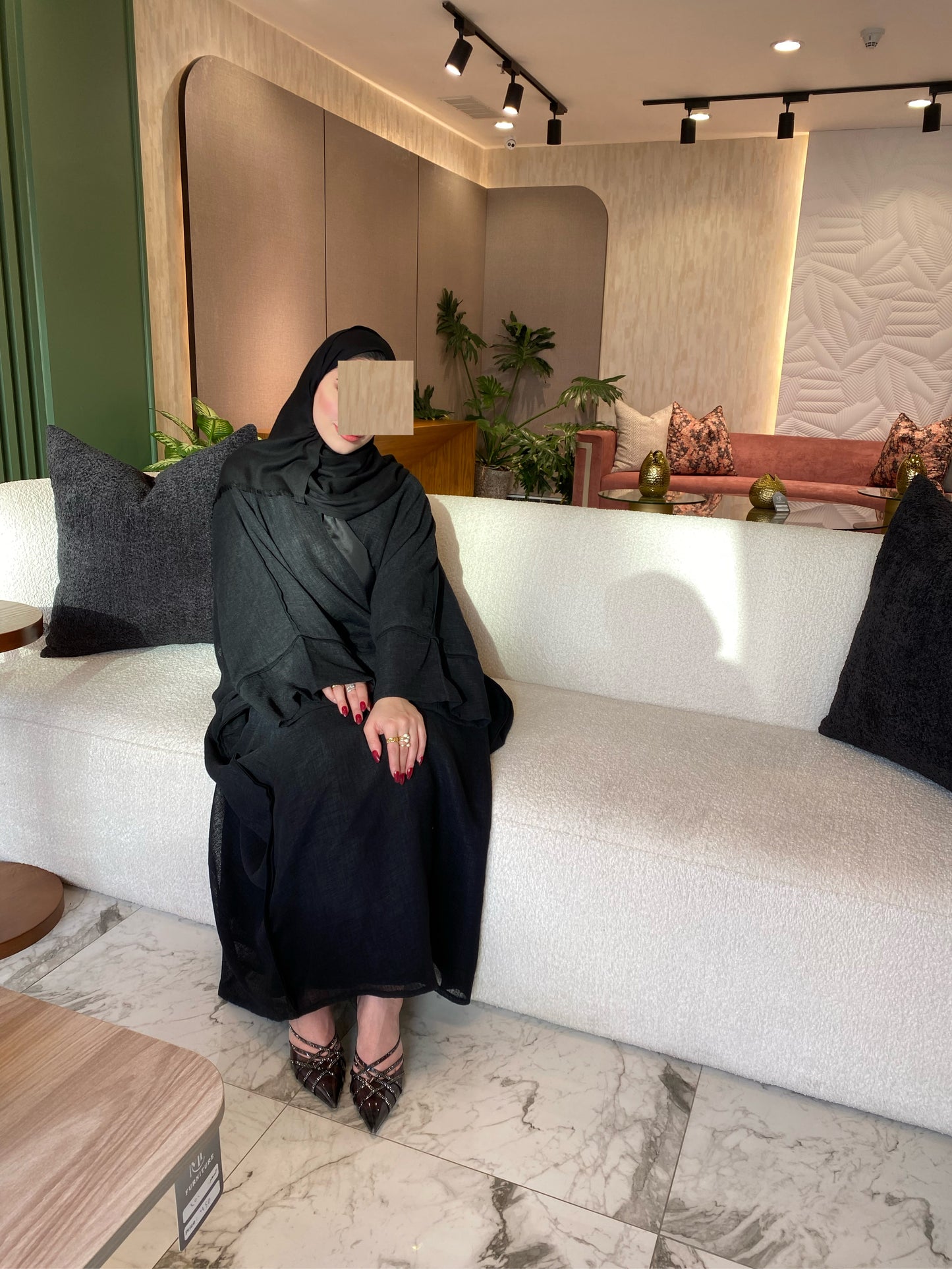 B05 black bisht