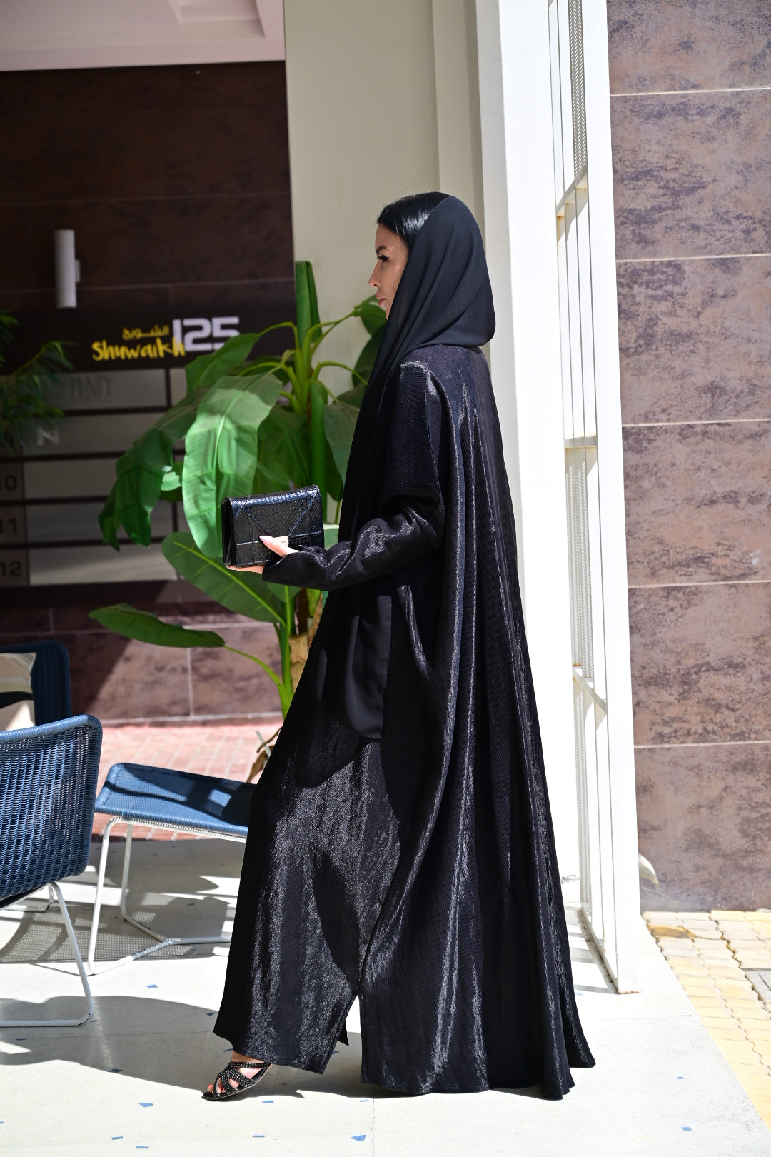 C09 Black shiny