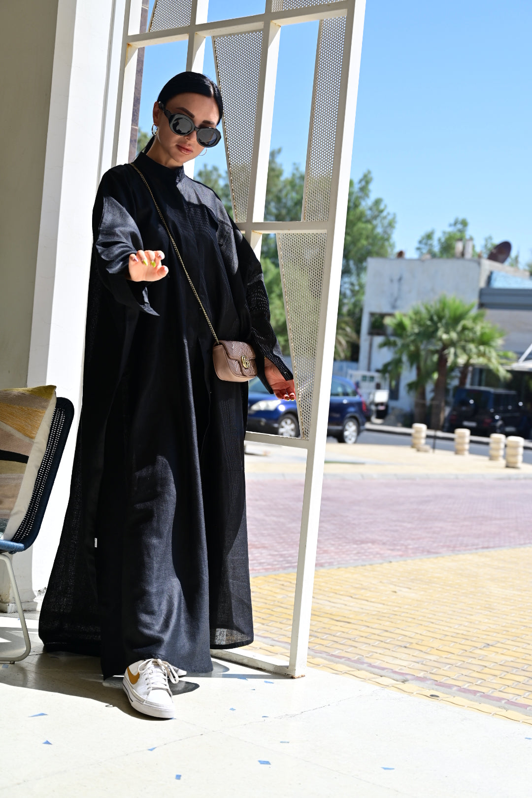 B06 Linen abaya