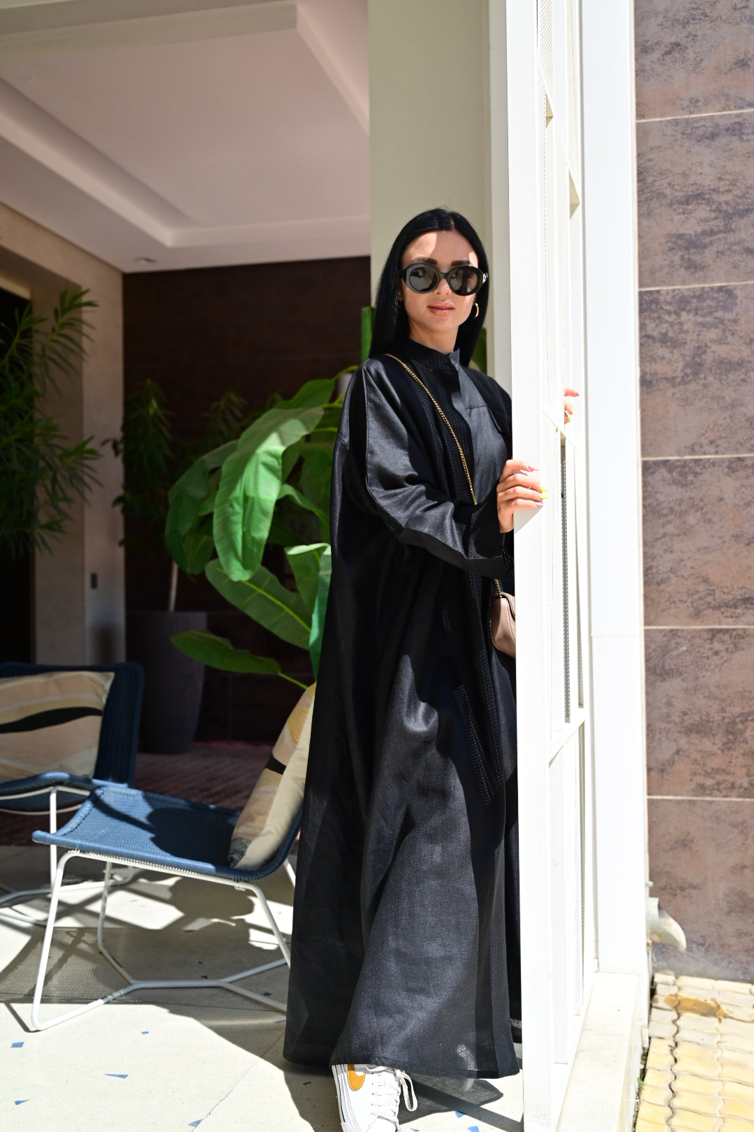 B06 Linen abaya
