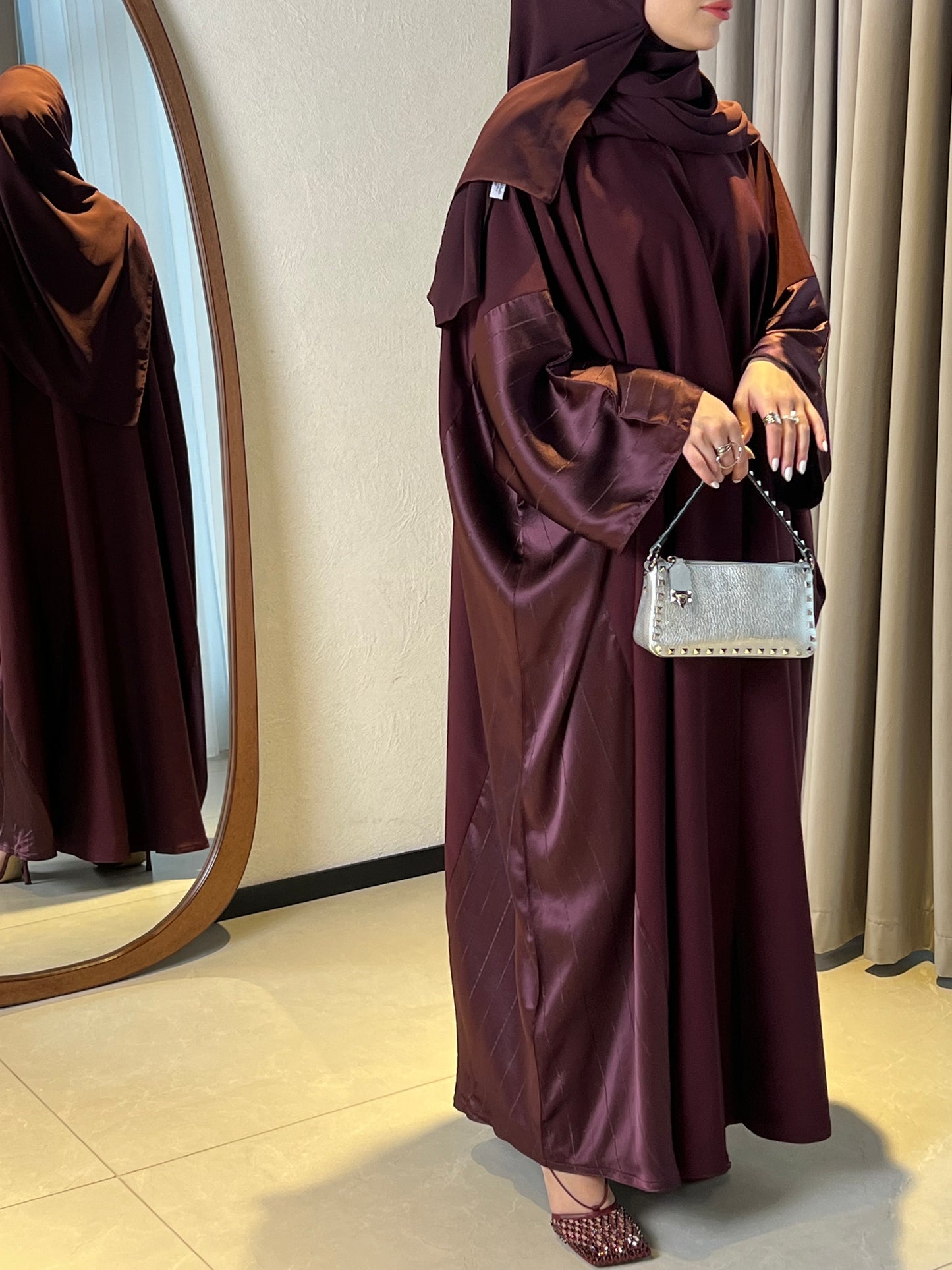 C10 Burgundy Abaya