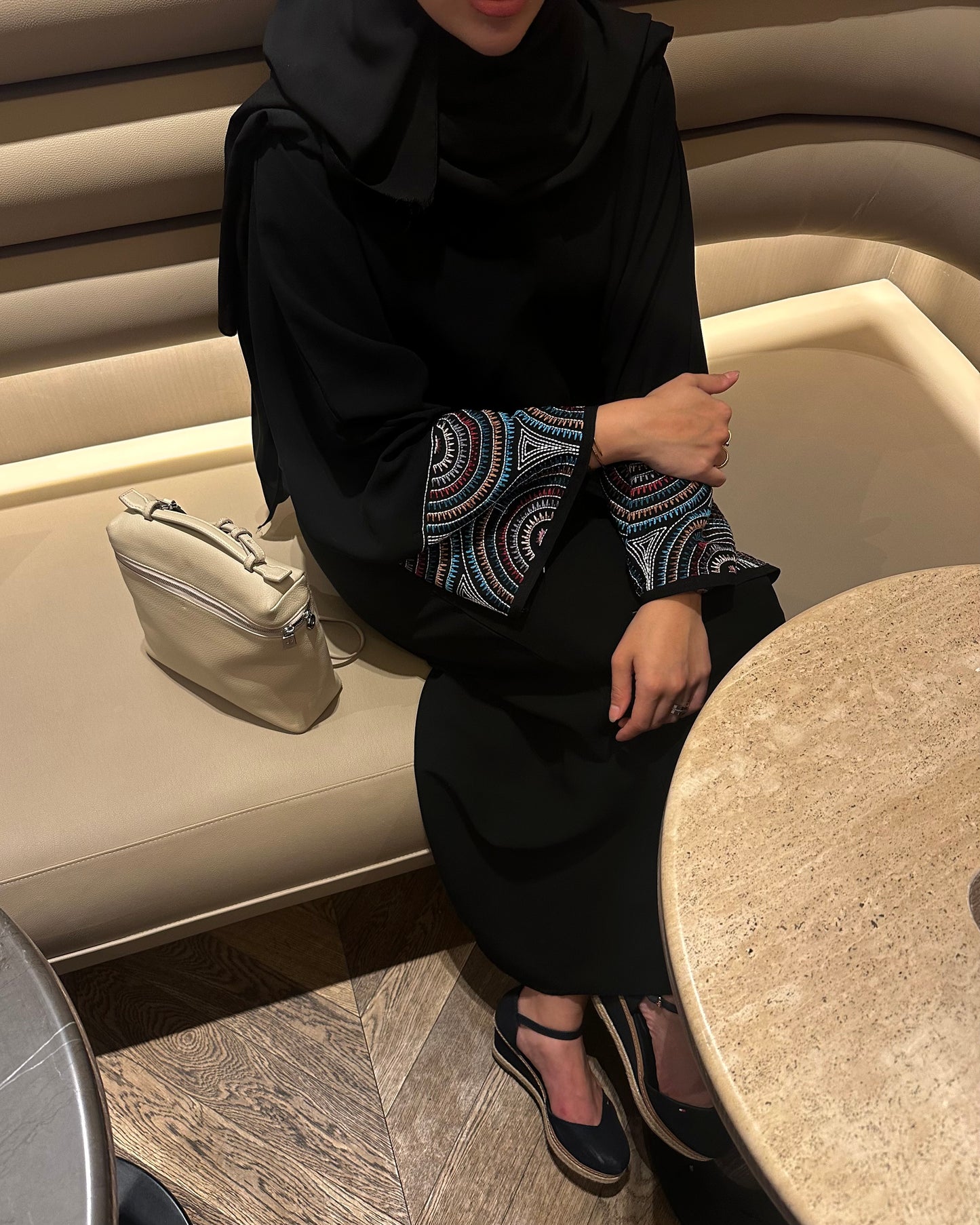 Abaya Code B16