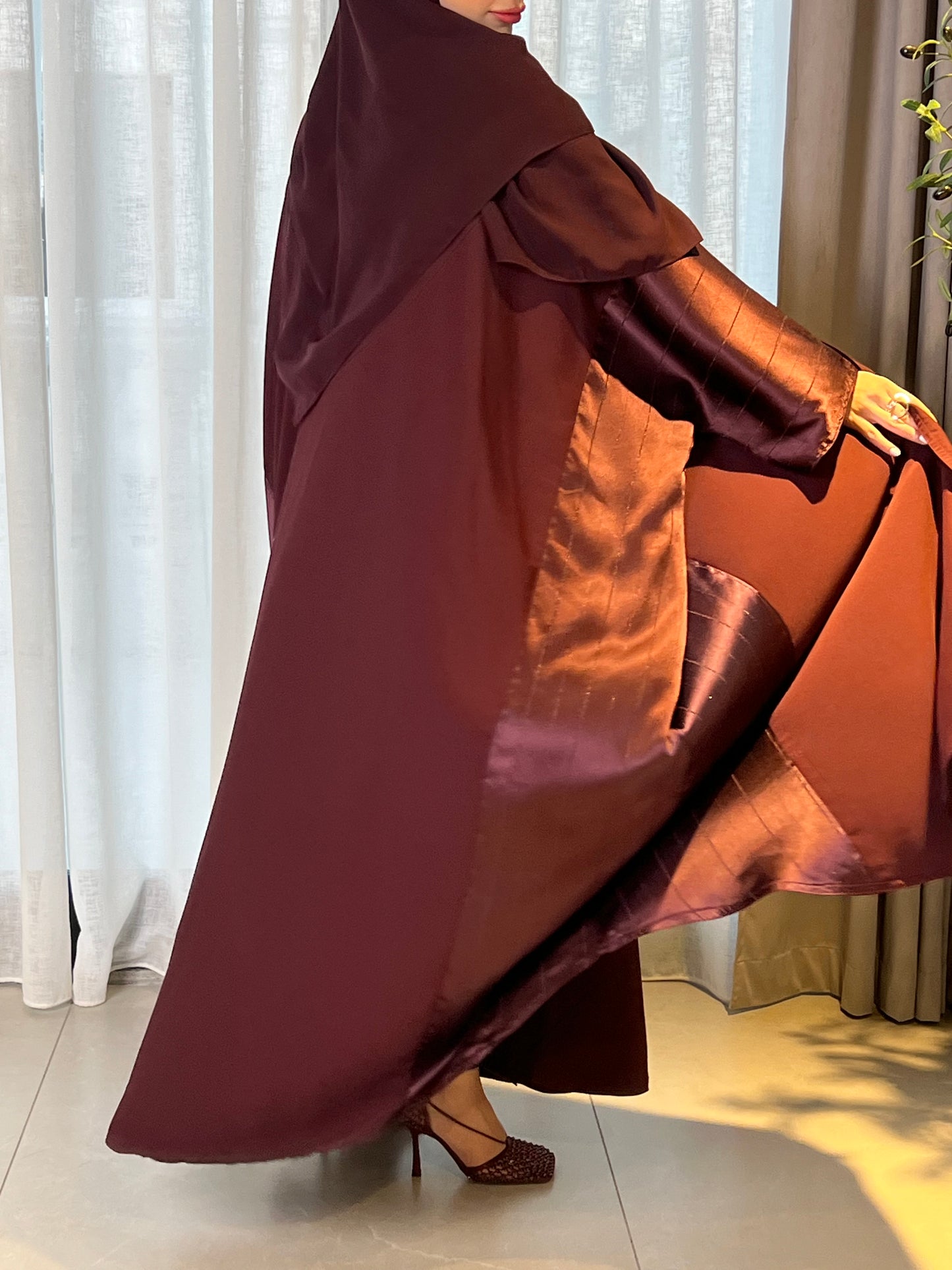 C10 Burgundy Abaya