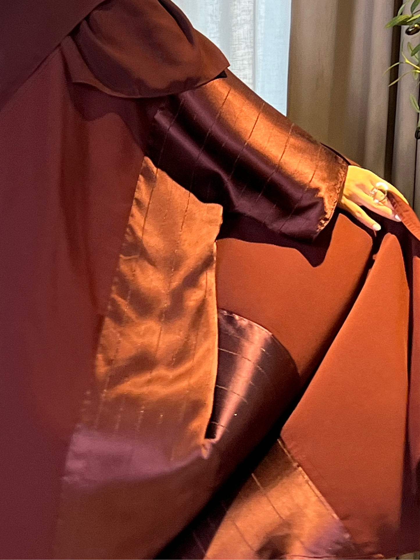 C10 Burgundy Abaya