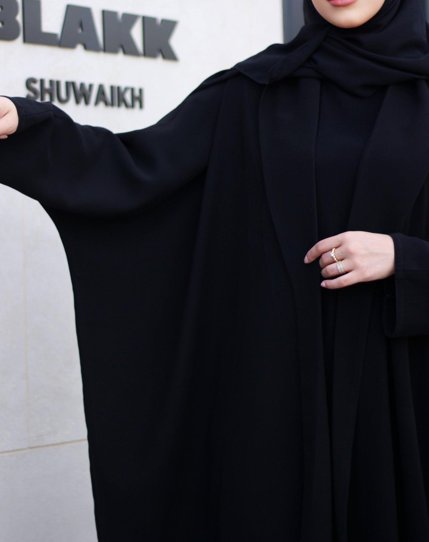 B04 Black bisht sada